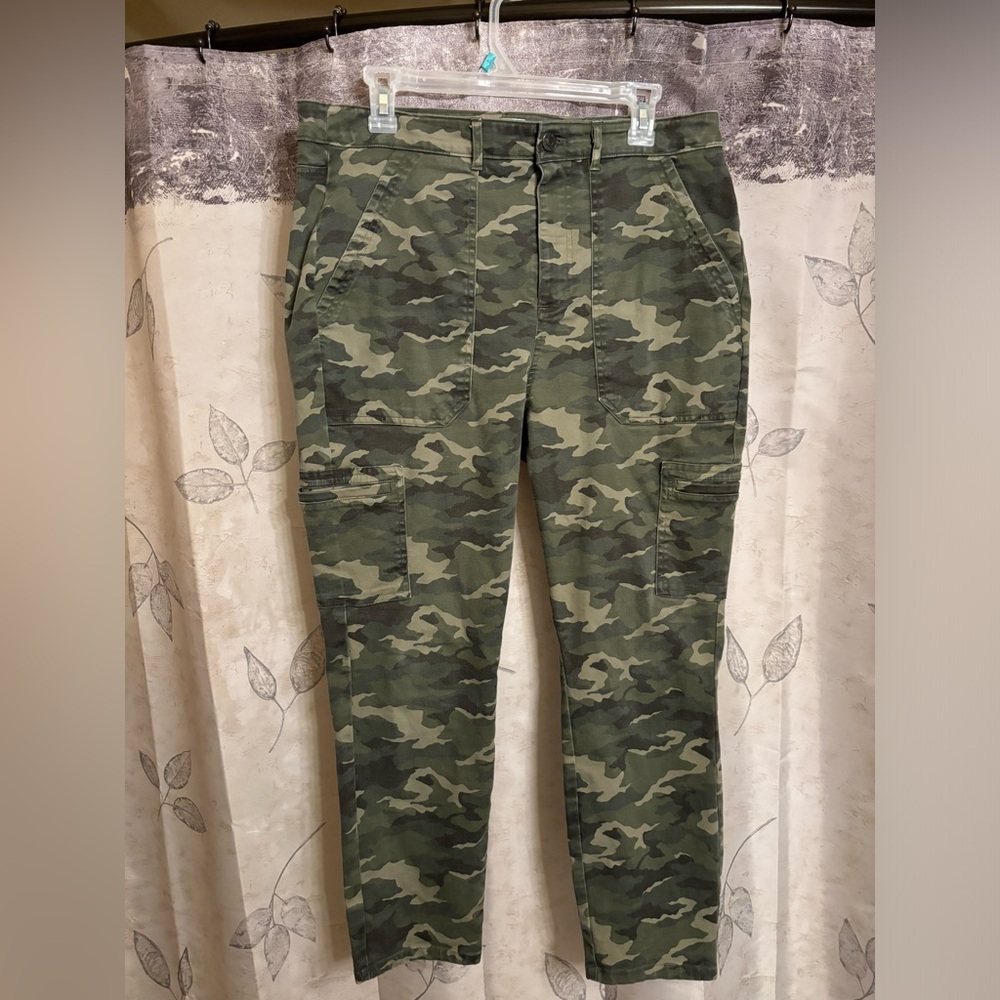 Nine West skinny camo pants